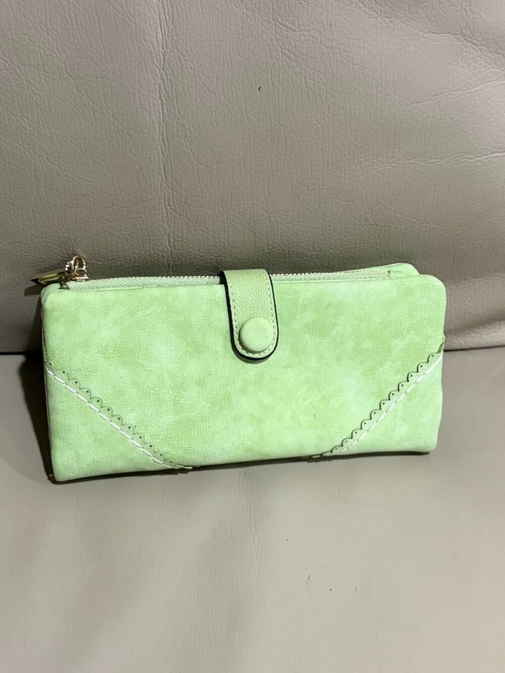 Lady Bei Bei Faux Suede Wallet